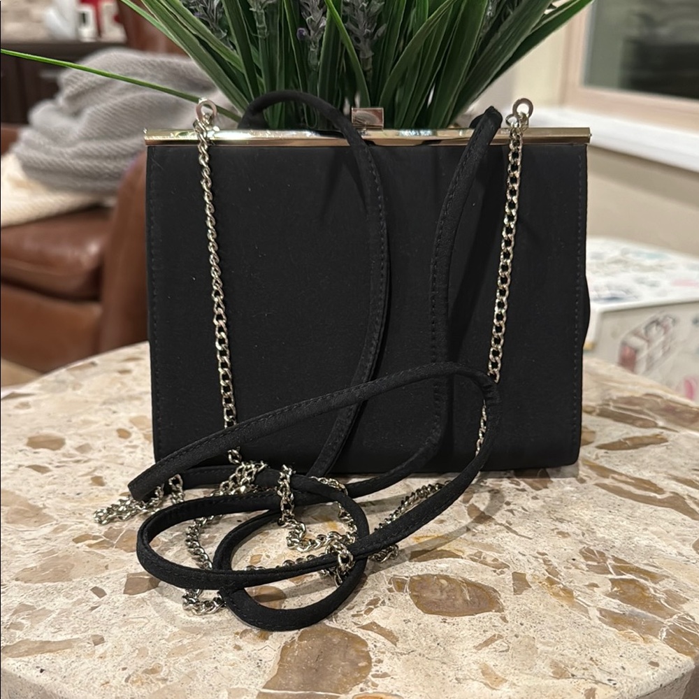 Liz Claiborne Black Chain Strap evening Clutch